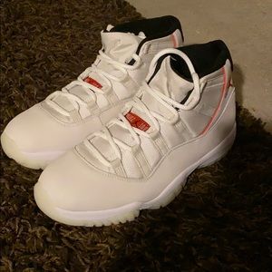 Jordan retro platinum tint